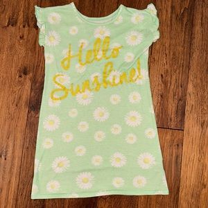 Wonder Nation short sleeve pjs nightgown. Green with daisies, Size 7-8